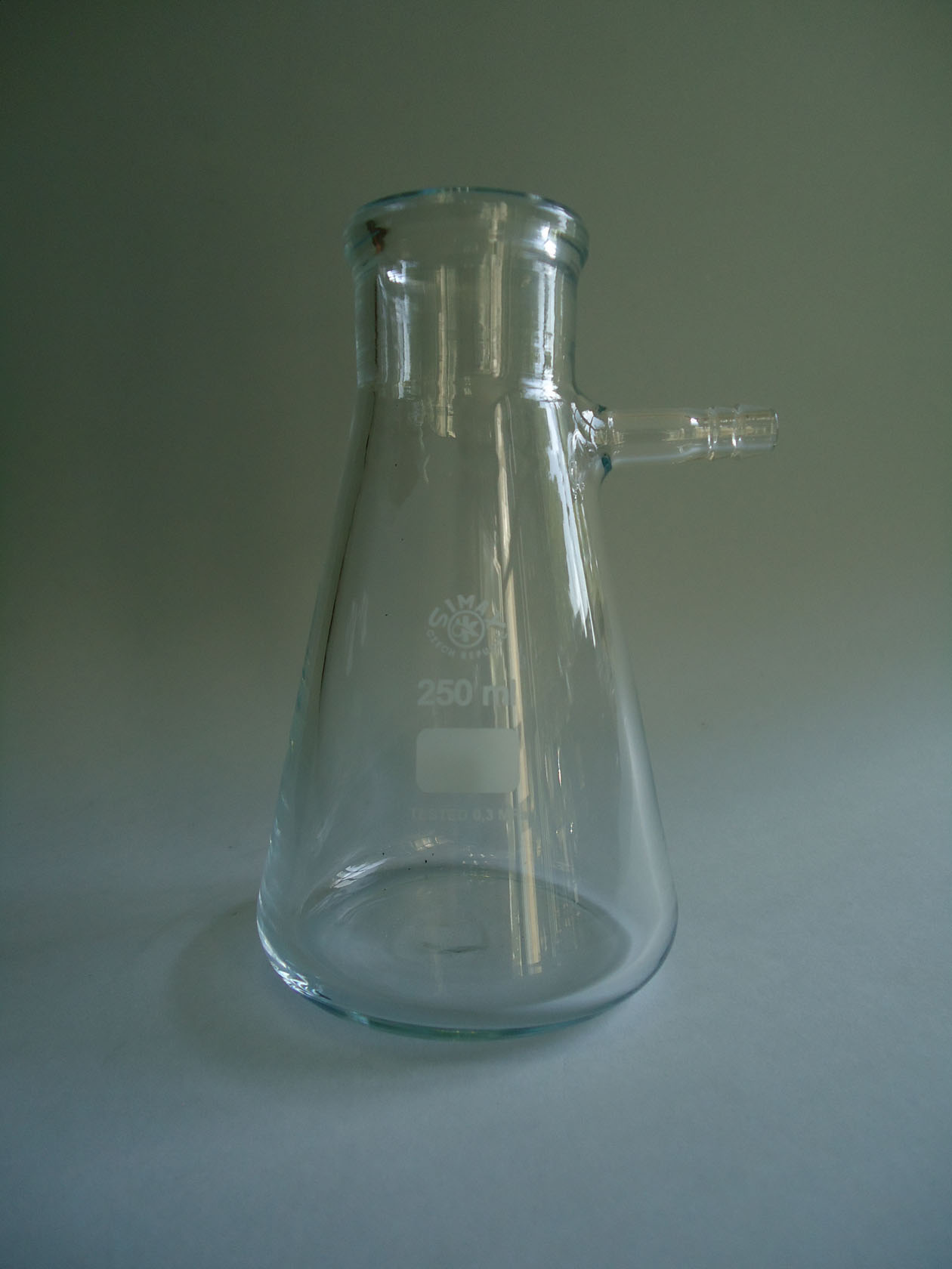 Matraz Kitasato borosilicato  250 ml.